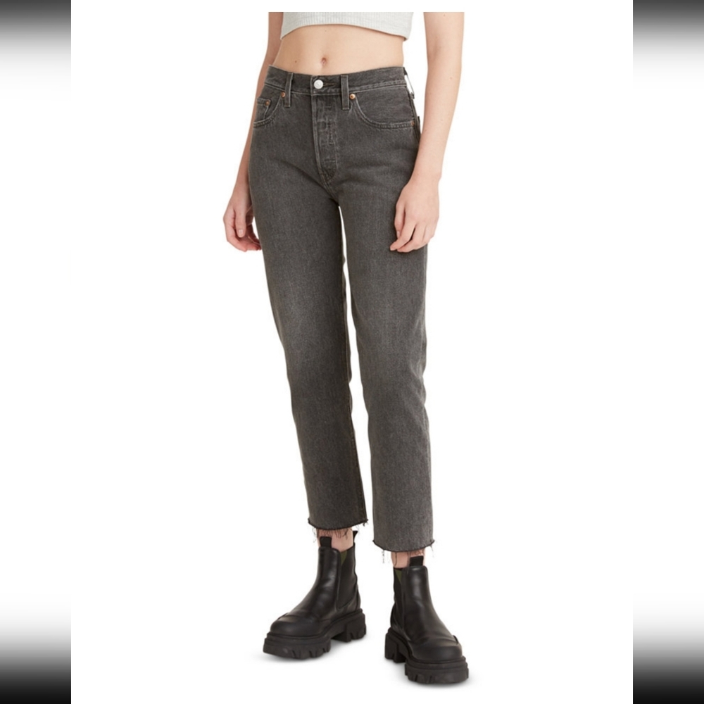501® Cropped Straight-Leg High Rise Jeans. 28/26